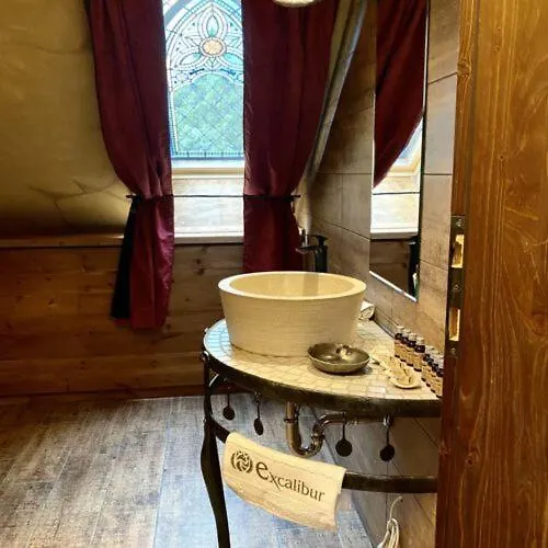 Excalibur Minihotel Eğri Macaristan
