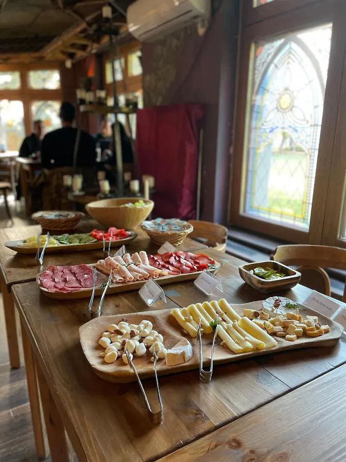 Excalibur Minihotel Eger Hongarije