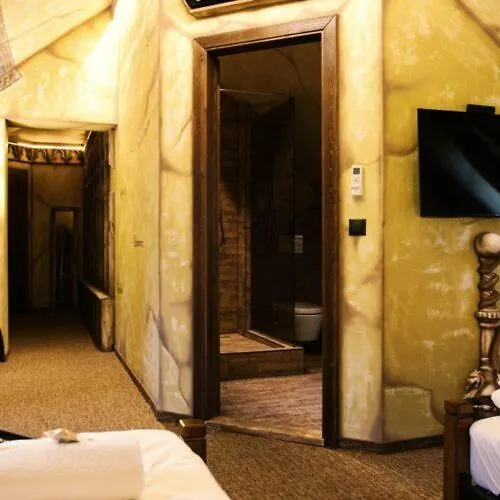 Excalibur Minihotel Eger Hotel