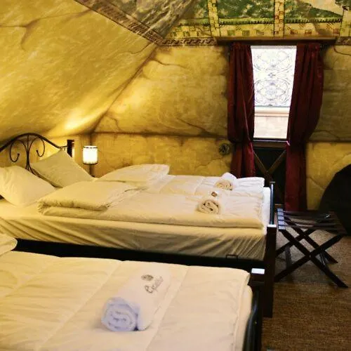 Excalibur Minihotel Eger 4*,