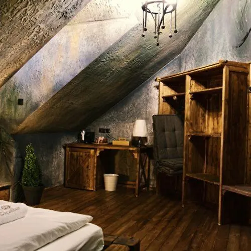 Excalibur Minihotel Eger 4*,  Hongrie